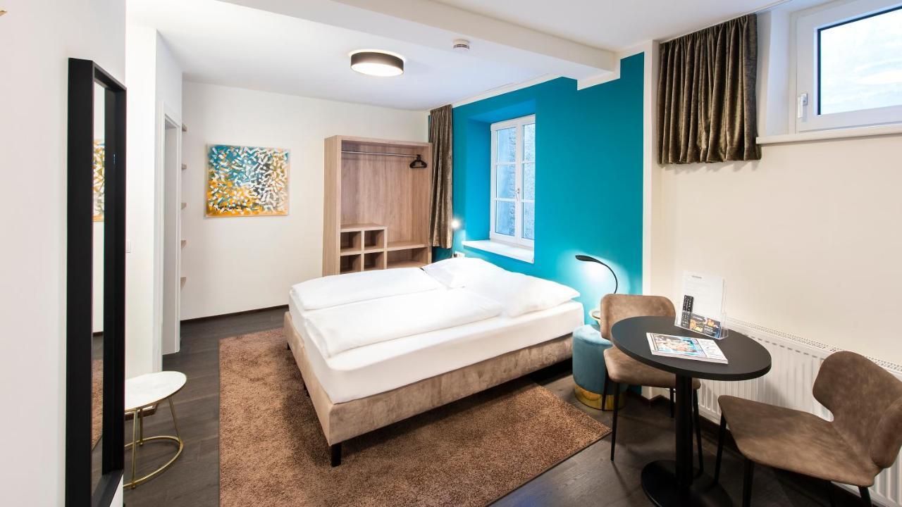 Blackhome Boutique I Contactless Check-in 3*